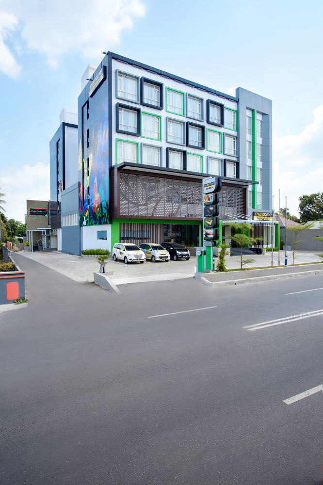 Dk Belstar Hotel Belitung Tanjung Pandan Exterior foto